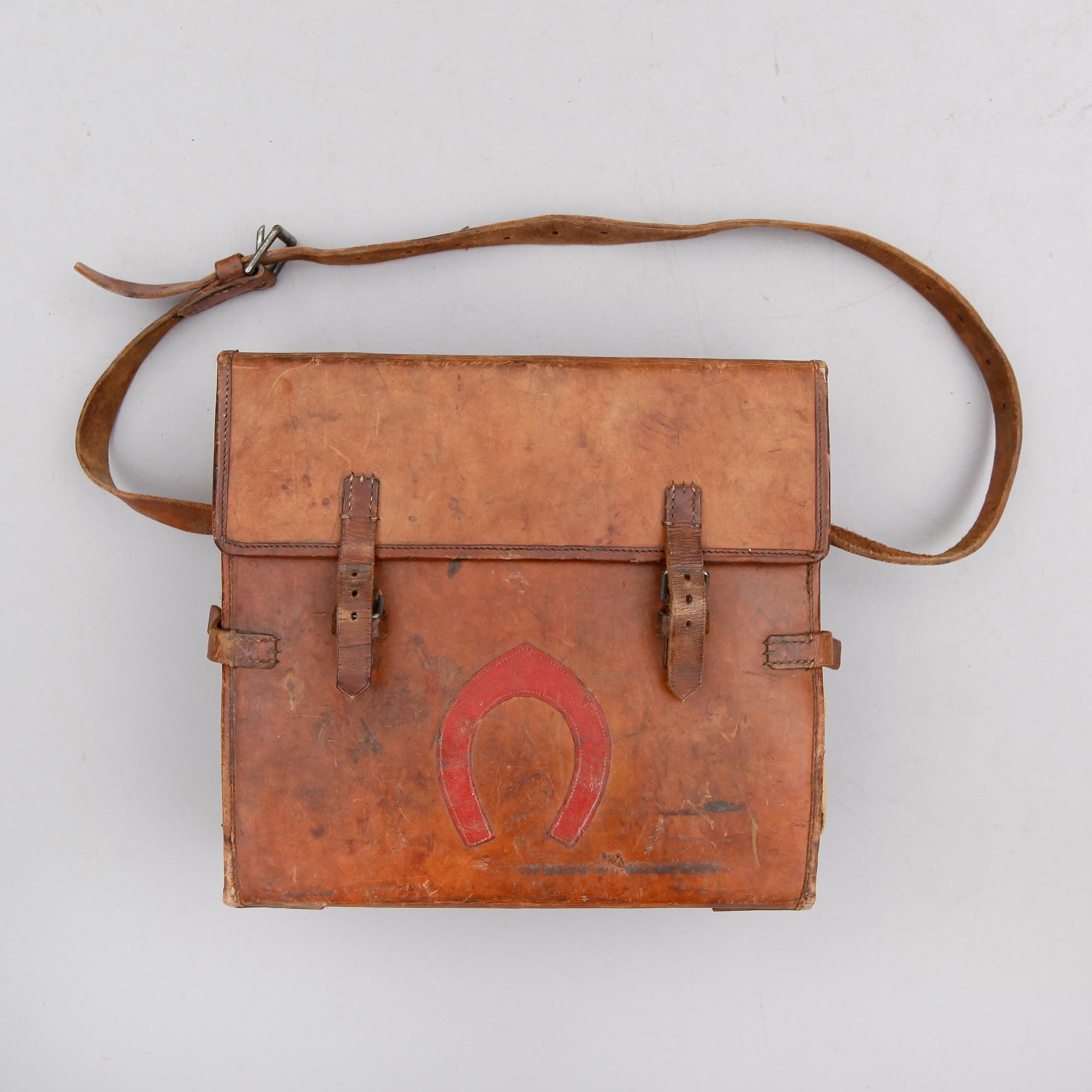 PICKNICKVÄSKA, läder, 1800-/1900-tal.