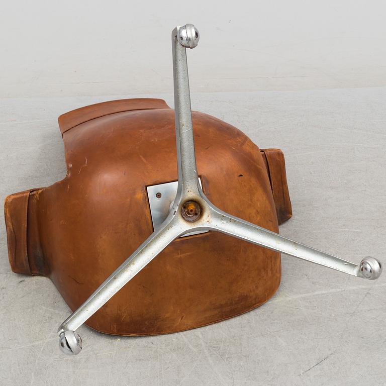 PREBEN FABRICIUS & JØRGEN KASTHOLM, karmstol, "Tulip", Kill International, 1900-talets andra hälft.