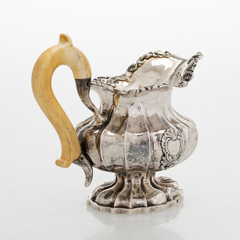 Gräddsnäcka, silver, Moskva 1844. Oidentifierad mästarstämpel.