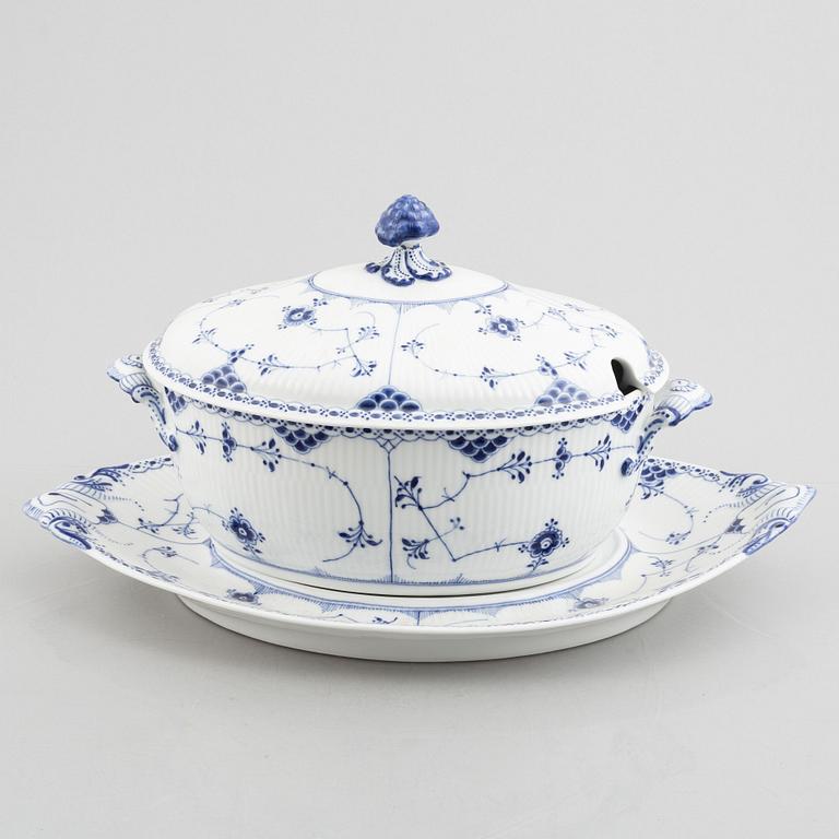 A 'Blue Fluted Half Lace' /'Musselmalet' tureen with cover and stand, Royal Copenhagen, model 702, 600, 1898-1923.