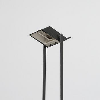 Richard Sapper, pöytävalaisinpari, "Tizio", Artemide, Italia.