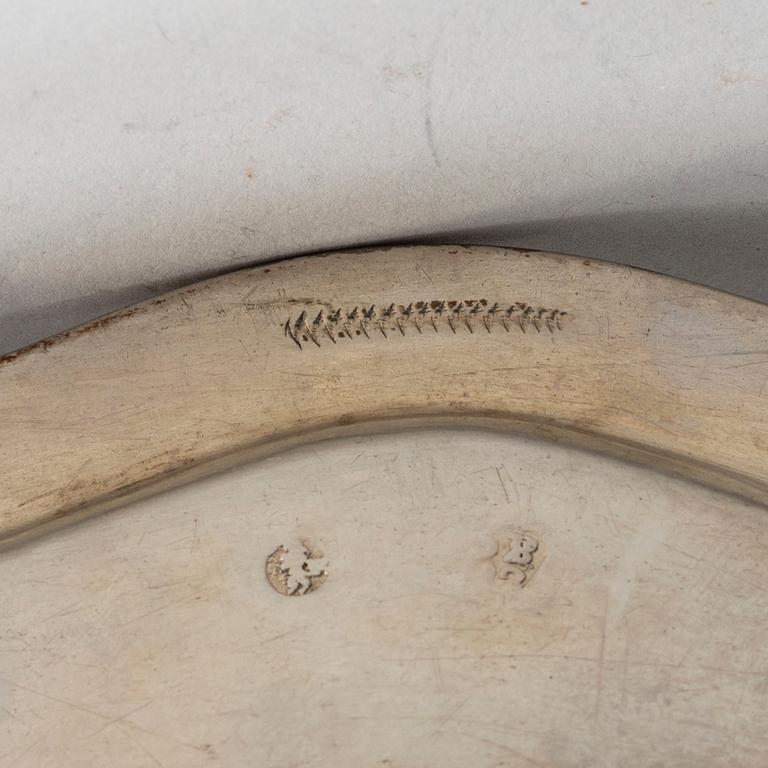 Tallrikar, 6 st (3+3), silver, Köpenhamn 1740-tal och Berlin 1700-tal. Rokoko.