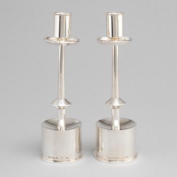 CLAËS E. GIERTTA, ljusstakar, ett par, sterlingsilver, Stockholm 1965.