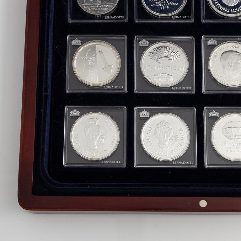 Medaljer, 24 st, silver, "Konungaätten Bernadotte", Mynthuset Sverige.