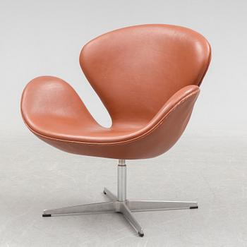 A 1988 Danish 'Swan' chair for Fritz Hansen.