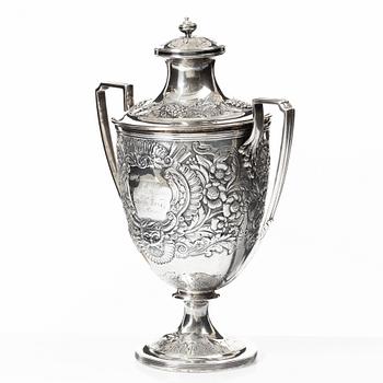Rebecca Eames & Edward Barnard, a silver cup with lid, London, 1808.