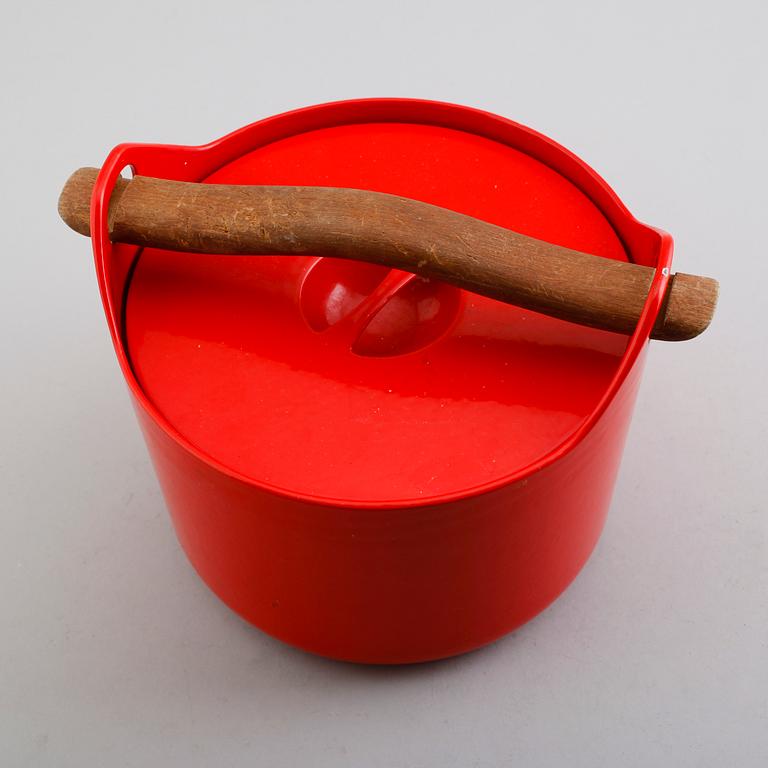 GRYTA, järn, röd emalj, Timo Sarpaneva, Rosenlew, Finland.