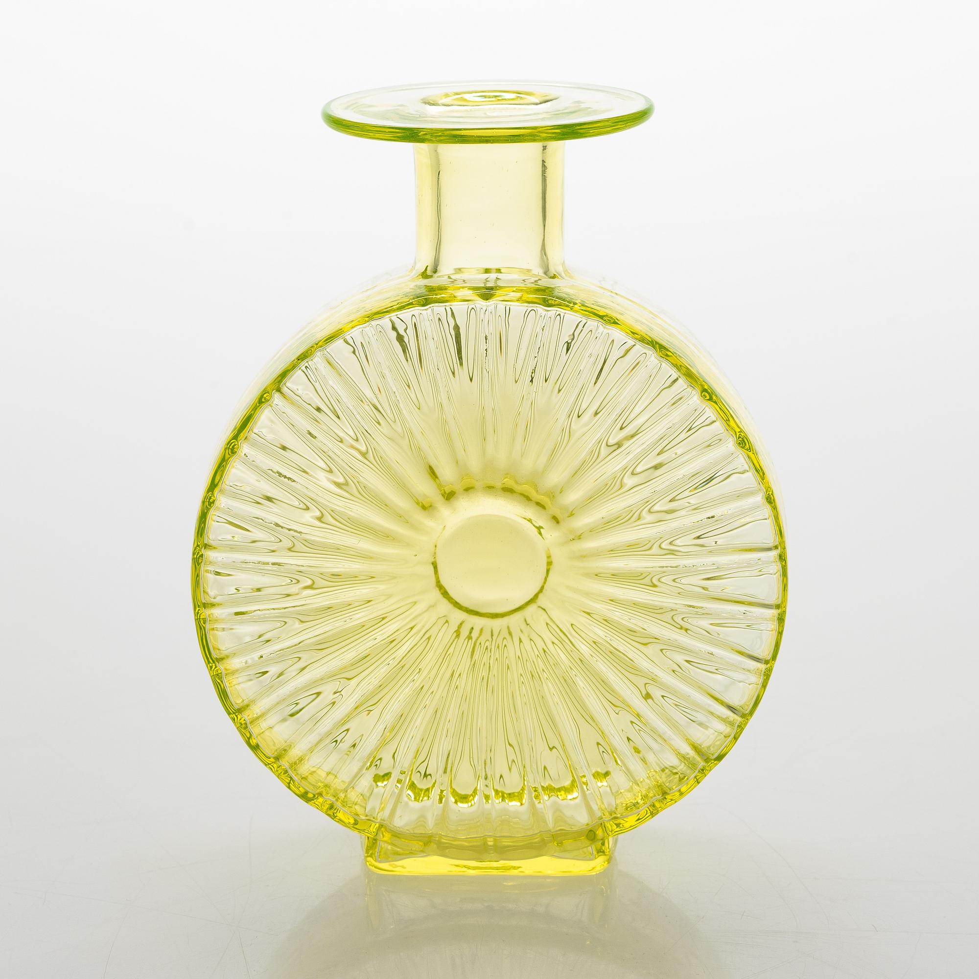 Helena Tynell, 'Sun bottle' for Riihimäen Lasi Oy. In production 1964-1974.