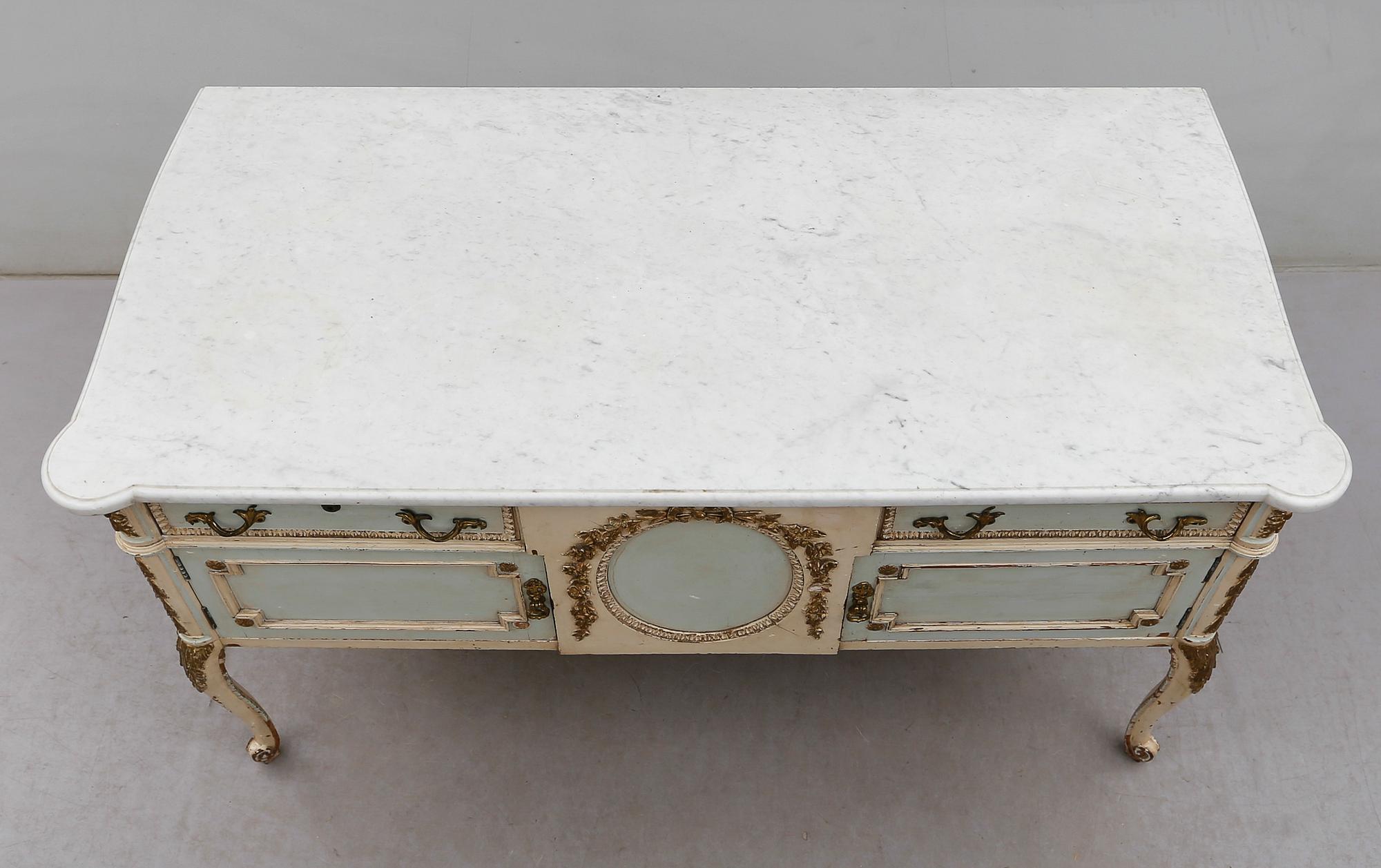 SIDEBOARD, Louis XVI-stil, Maple & Co, London & Paris, 1900-talets första hälft.