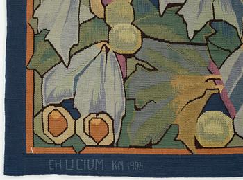 VÄVD TAPET, gobelängteknik, ca 55,5 x 174,5 cm, signerad EH LICIUM KN 1906. Jugend.
