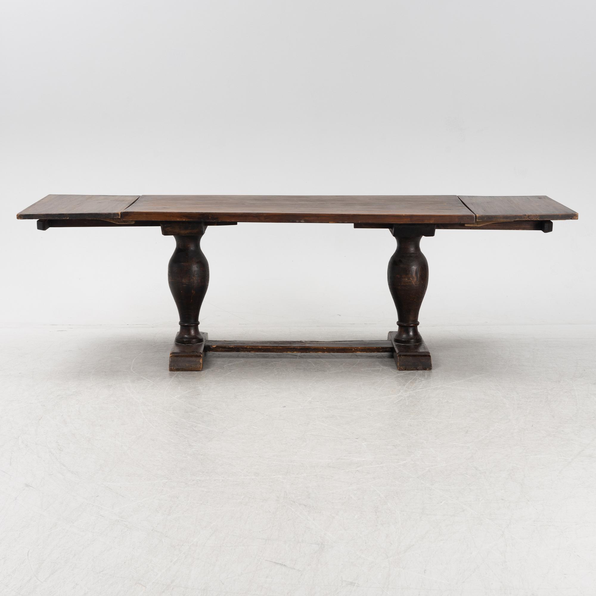 A Baroque dining table, first part of the 18th Century.
