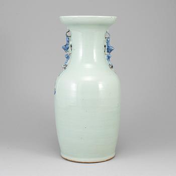 URNA, porslin. Qingdynastin, sent 1800-tal.