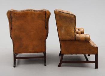 ÖRONLAPPSFÅTÖLJER, 1 par, 1900-talets andra hälft.