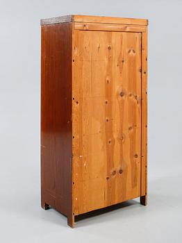 KLÄDSKÅP, 1900-talets första hälft.