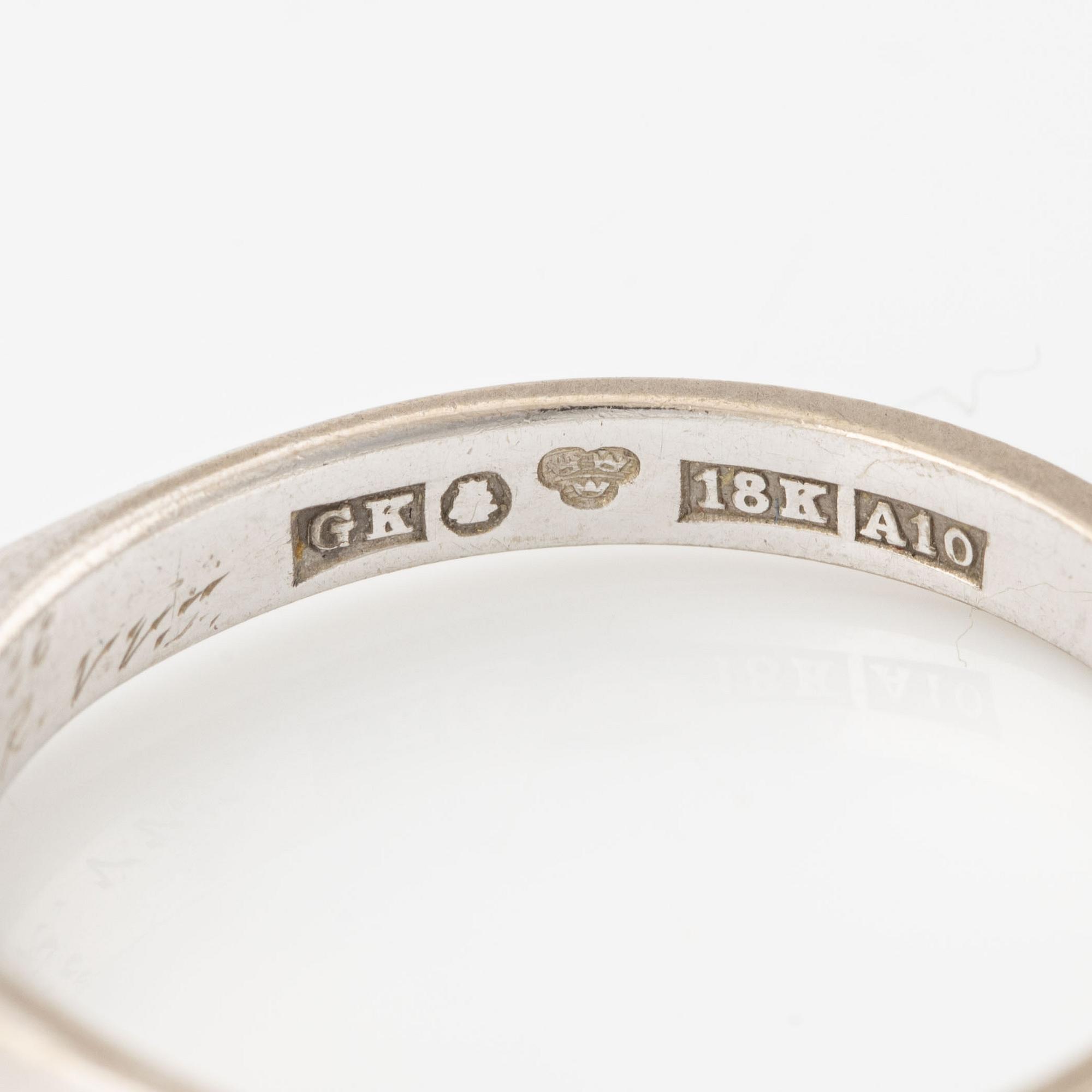 Ring, 18K vitguld med briljantslipad diamant.