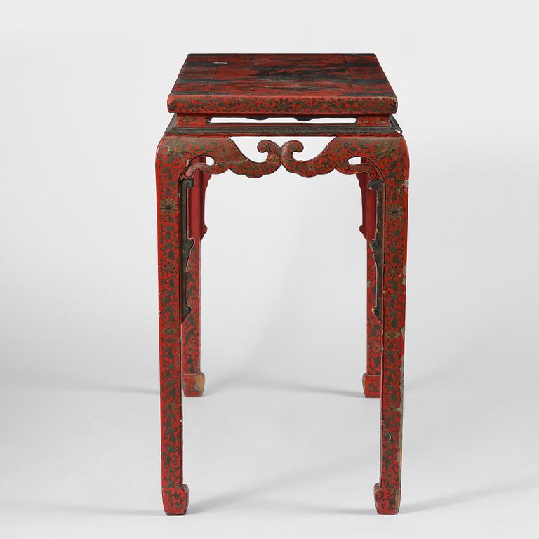 Altarbord, röd lack. Qingdynastin.