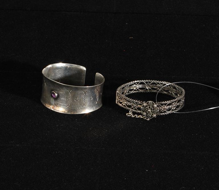 ARMBAND, 2 st, bla silver 1960.