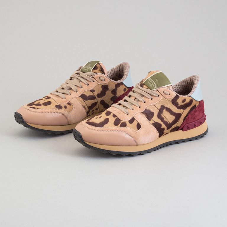 a pair of Valentino sneakers, size 38,5.