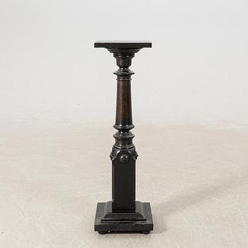 Pedestal early 20th century.