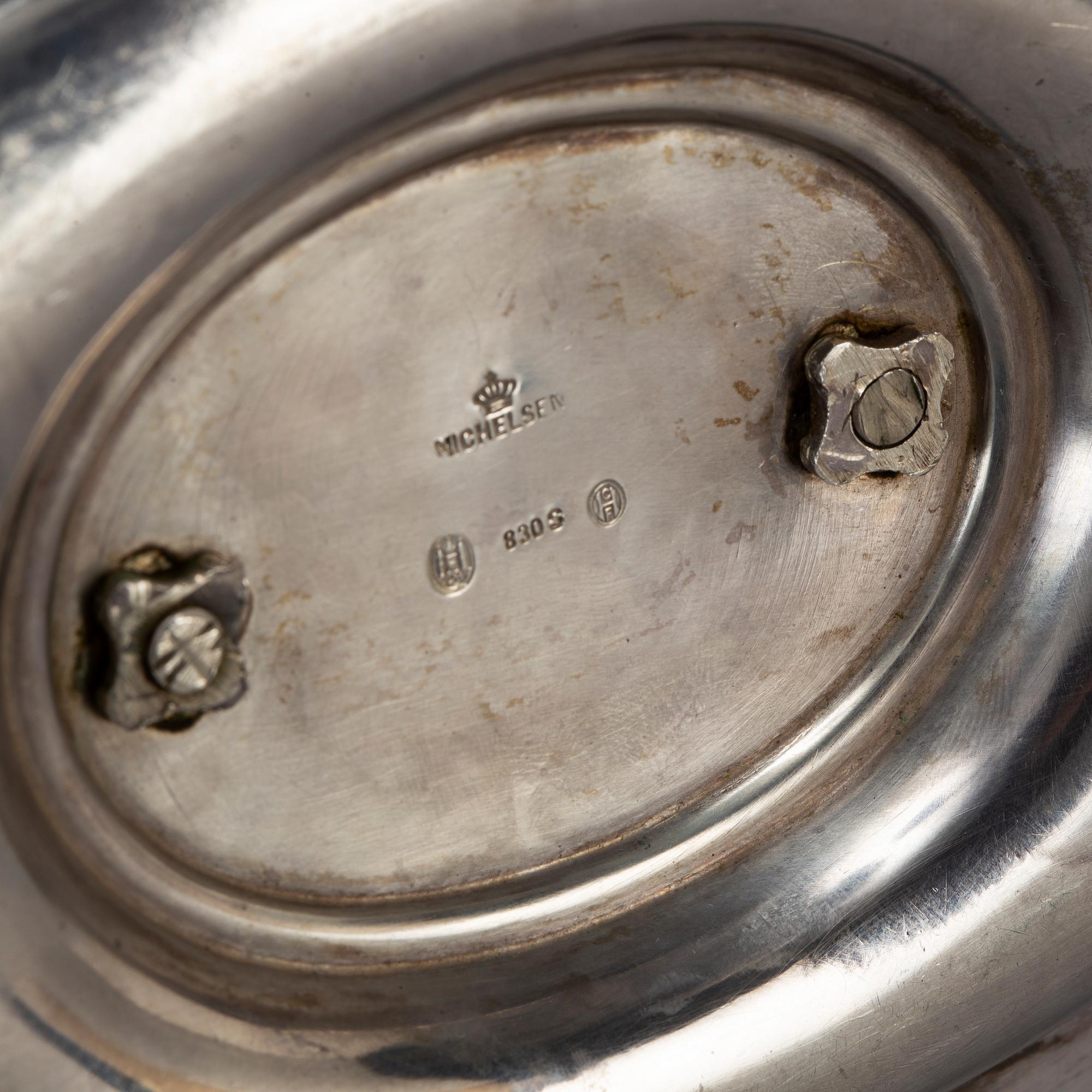 A MICHELSEN, a silver sauce bowl, Copenhagen 1919.