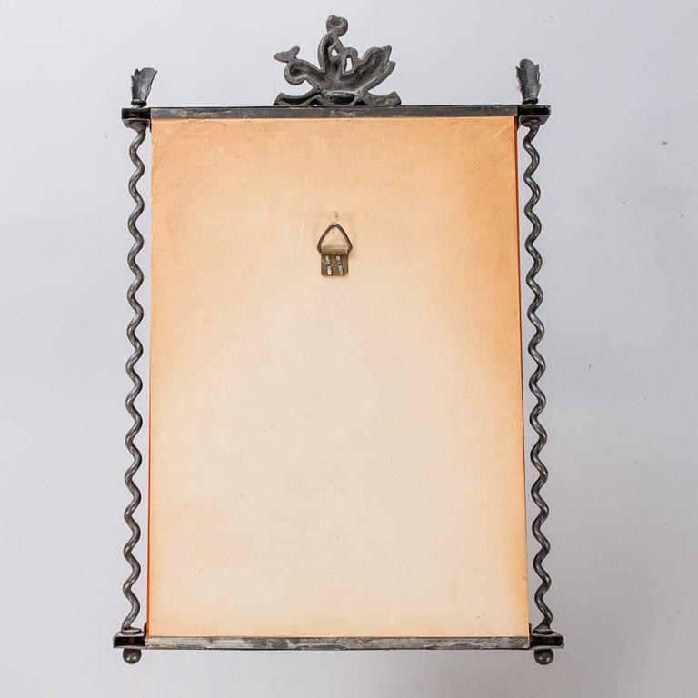 A 1930s Art Deco mirror, probably Taidetakomo Hakkarainen.