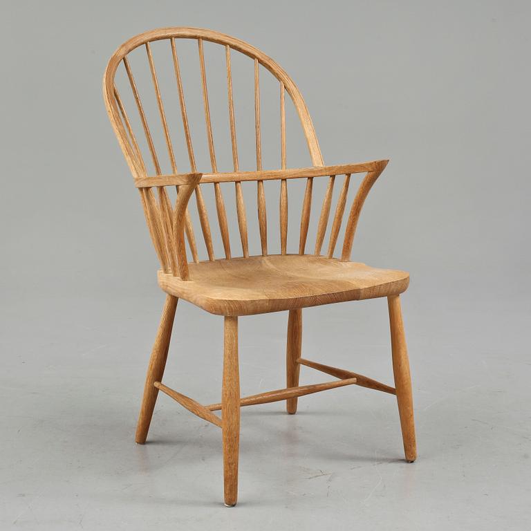 KARMSTOL, "CH 18A", Frits Henningsen, Carl Hansen & Son, Danmark, 1900-talets mitt.