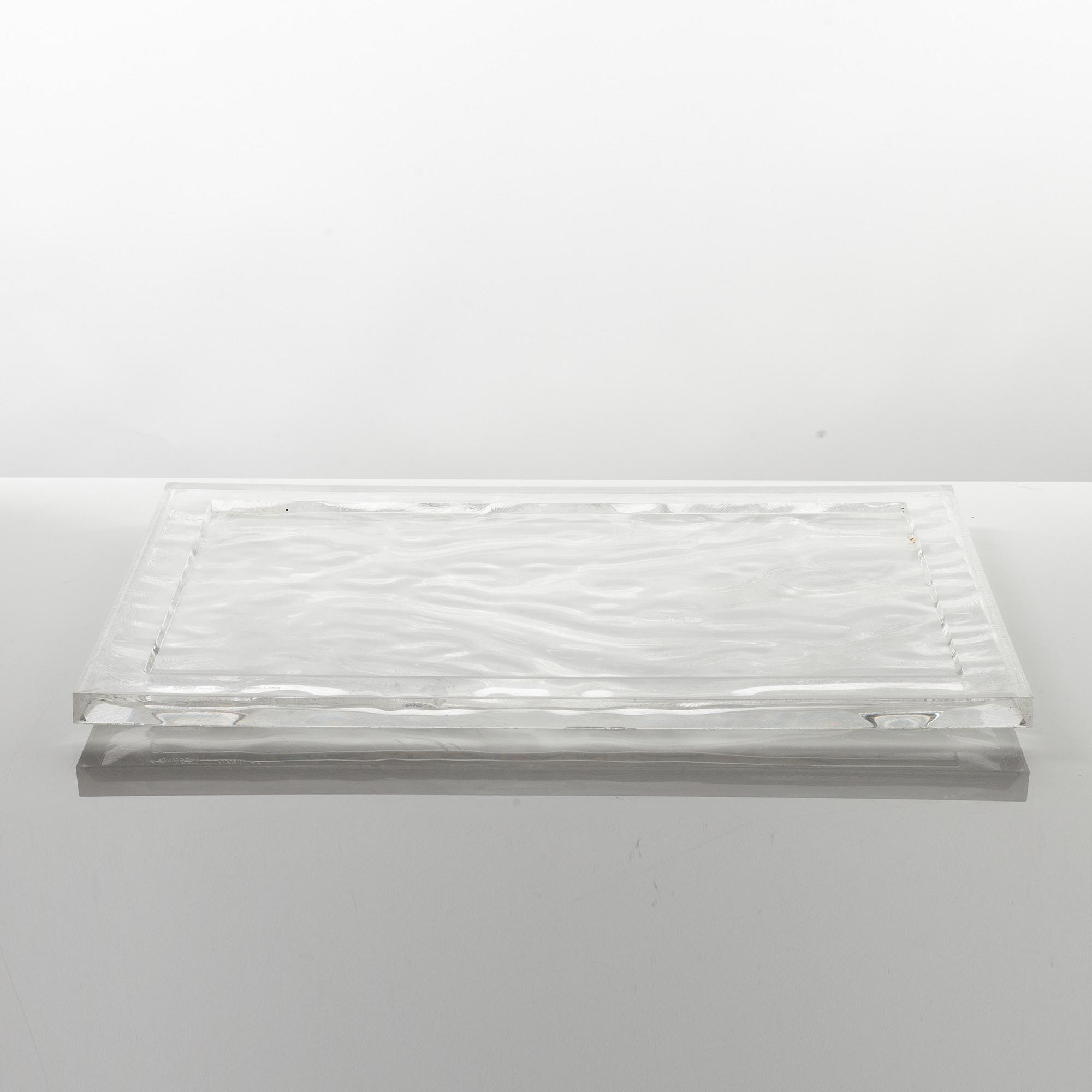 Bordslampor, 2 st, bricka samt väggklocka, Kartell, Italien.