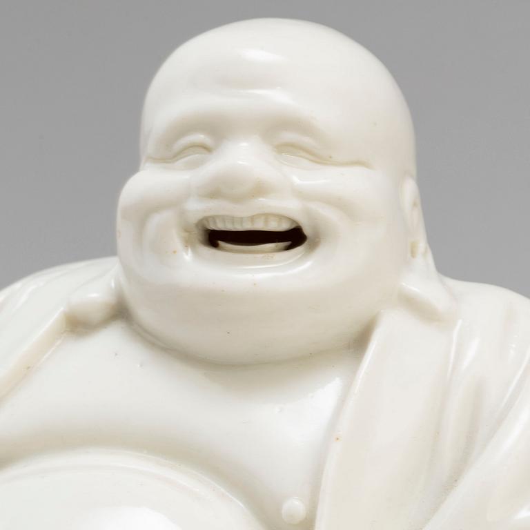 BUDDHA, blanc de chine. Qingdynastin, 1800-tal.