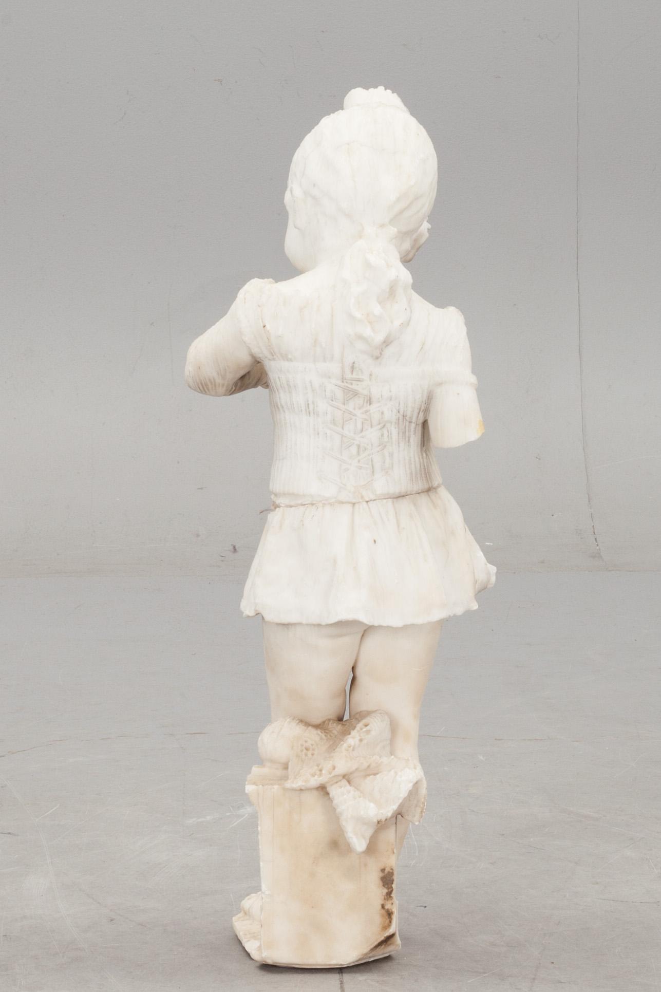 TRÄDGÅRDSSKULPTUR, alabaster. 1900-tal.