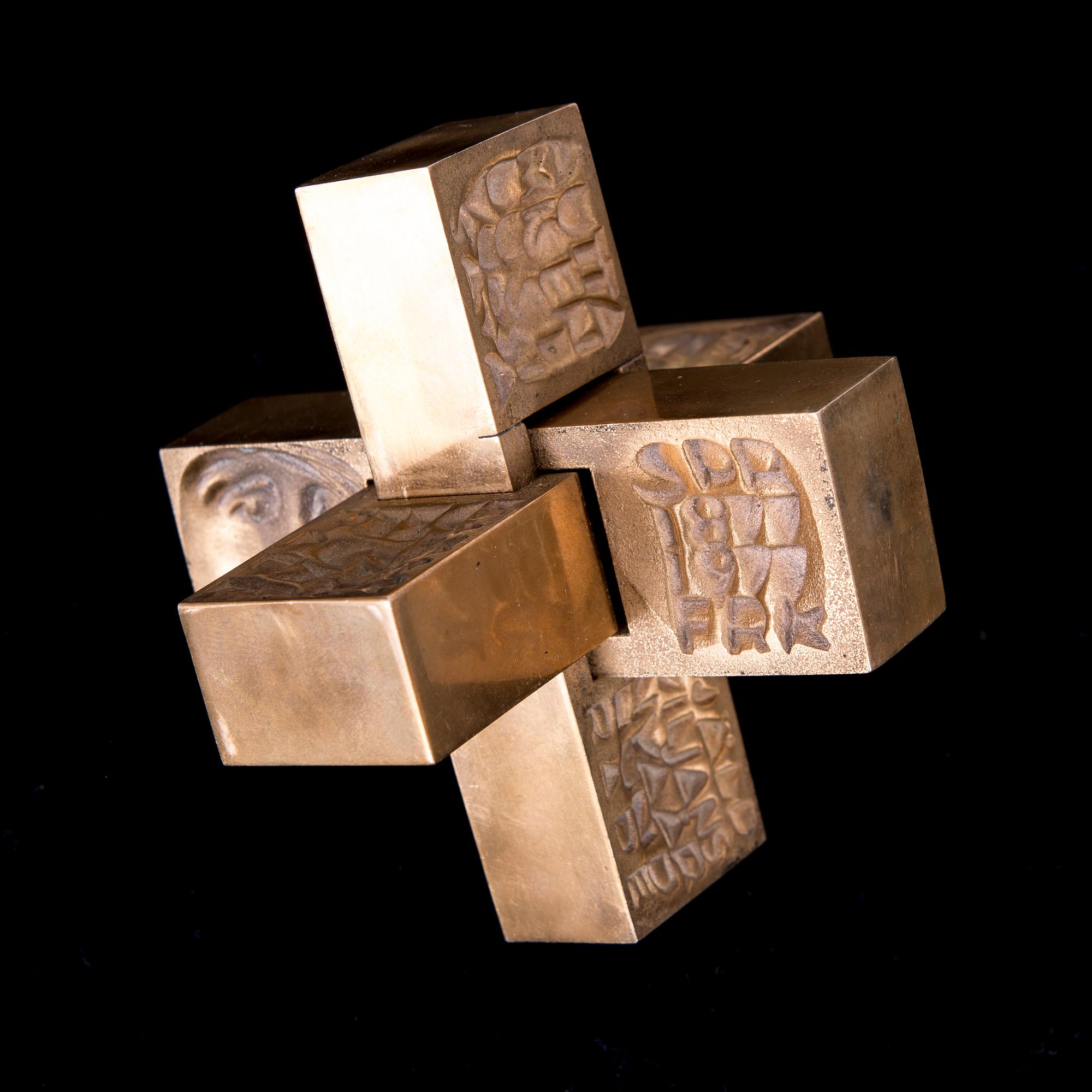 LAILA PULLINEN, medalj, brons, signerad LP och numrerad 18133, 1970-tal.