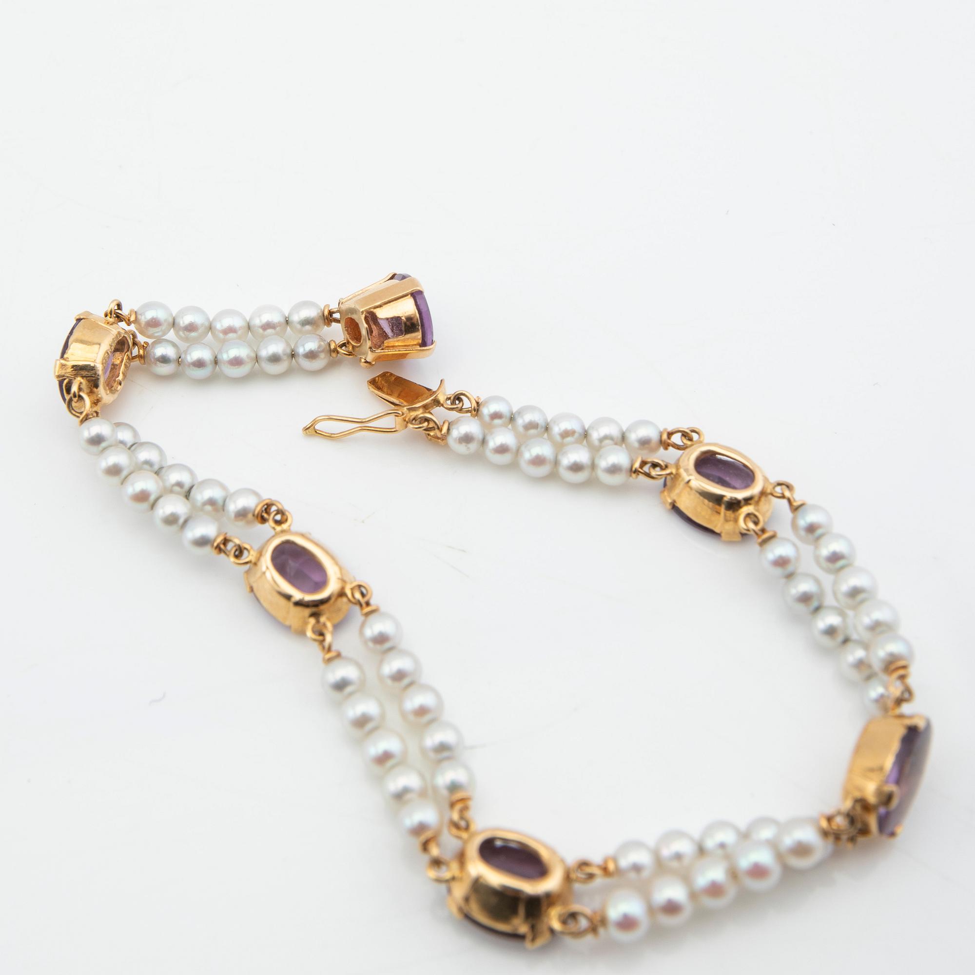 Bracelet, Engelbert, 18K gold with amethysts and pearls.