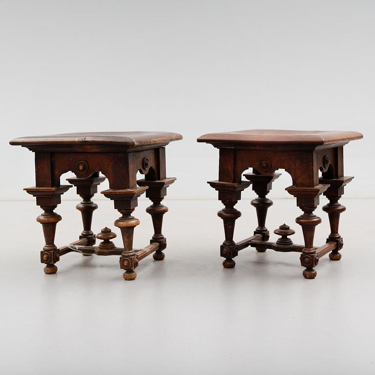 PALLAR, 1 par, renässansstil, 1800-talets andra hälft.