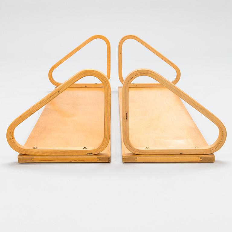 ALVAR AALTO, Two mid 20th Century '112B' shelves for Artek.