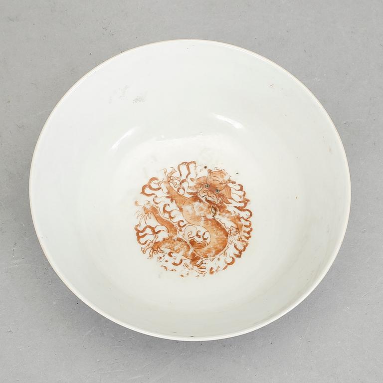 SKÅL, porslin, sen Qing dynasti, med Guangxus sex karaktärers märke.