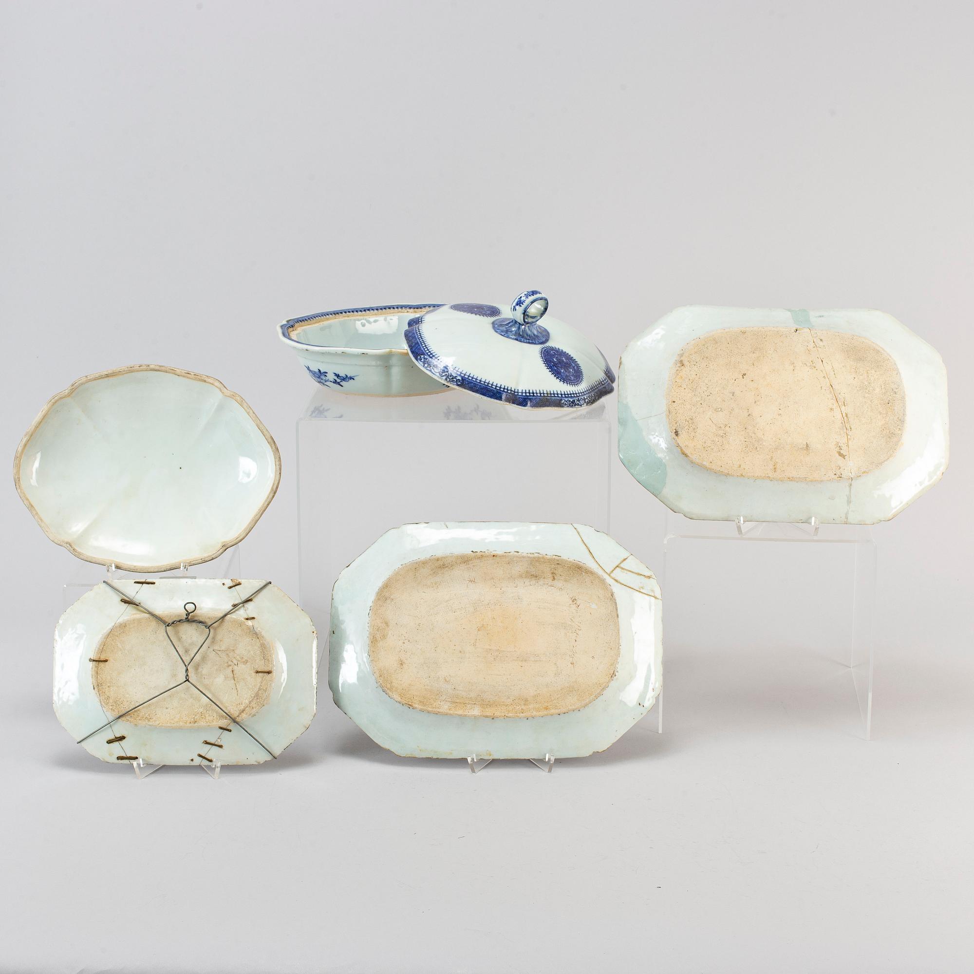 Four blue and white export porcelain service objects, Qing dynasty, Qianlong (1736-95).