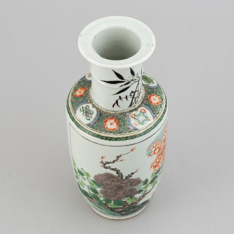 A famille verte Kangxi style vase, early 20th century.