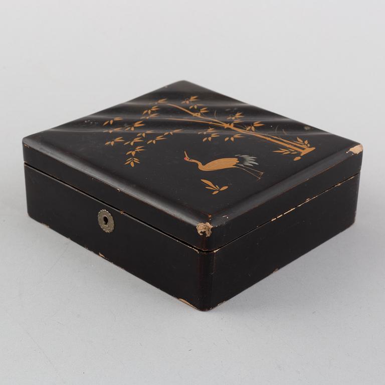 Two Japenese lacquer boxes, Meiji (1868-1912).