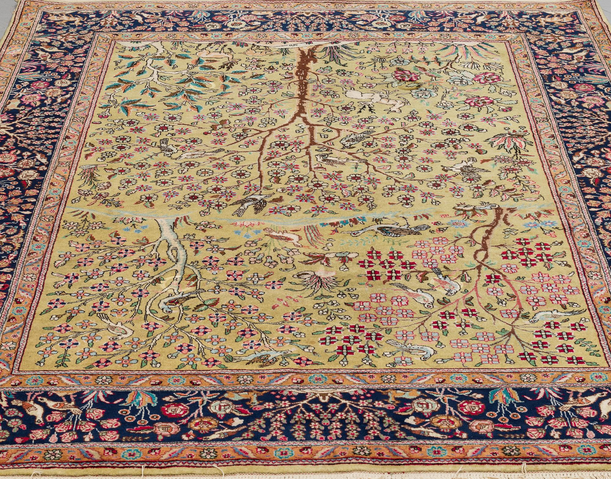 MATTO, an old Oriental, possibly a Tabriz, ca 227,5-228,5 x 171,5-173 cm (as well as 1 and 1,5 cm flat weave at the.