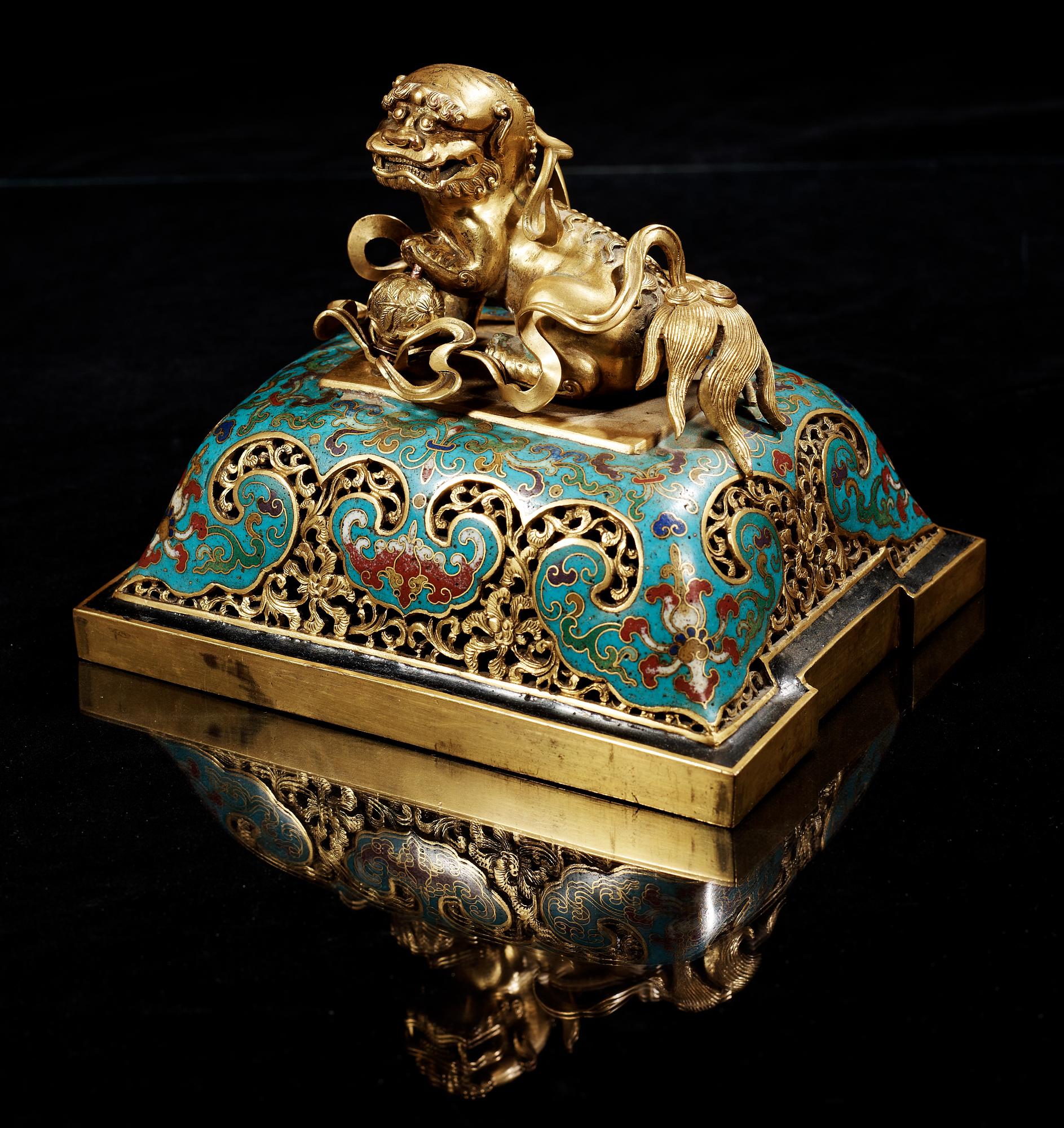 A cloisonne censer with cover, Qing dynasty, Qinalong (1736-95).