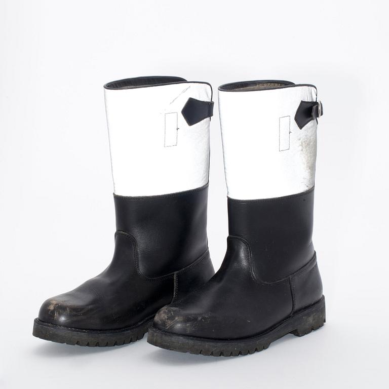 HELMUT LANG, a pair of black leather men´s boots.