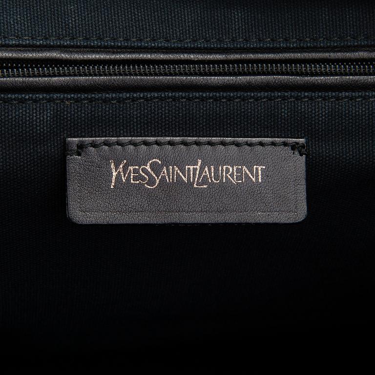 Yves Saint Laurent, a 'Easy Y Tote' bag.