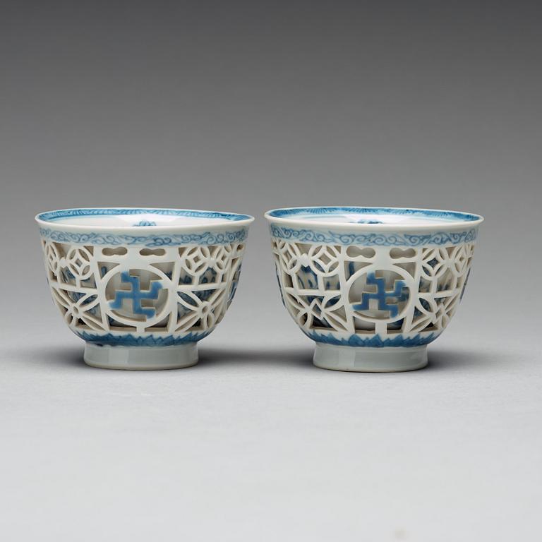 Two blue and white 'Ling Long' bowls, Qing dynasty, Kangxi (1662-1722).