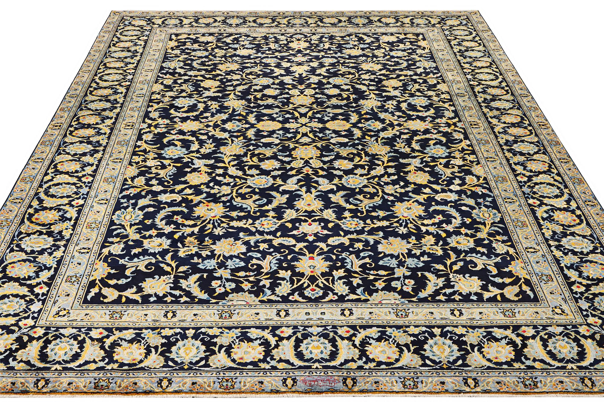 A Kashan carpet, c. 385 x 287 cm.