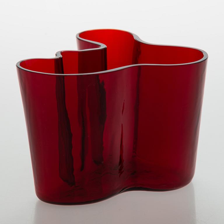 Alvar Aalto, vas, modell 9750 signerad Alvar Aalto Iittala.