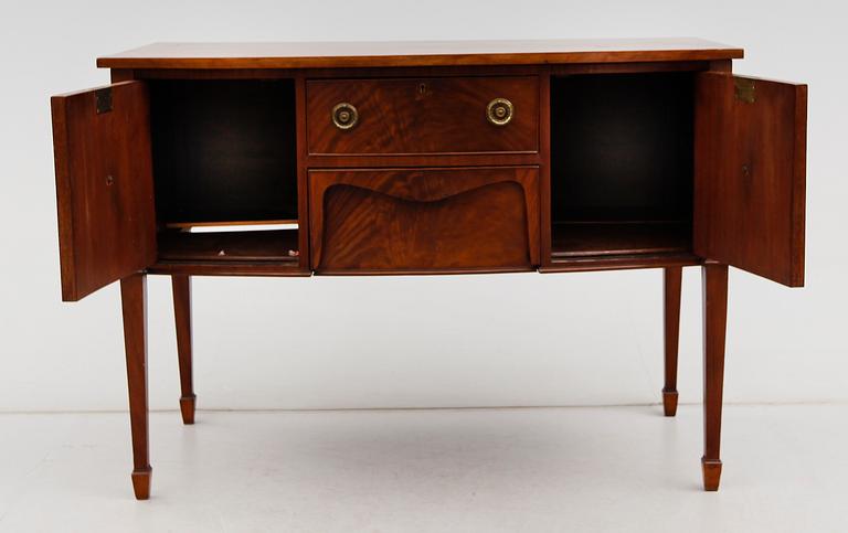 SIDEBOARD, England, 1900-talets första hälft.