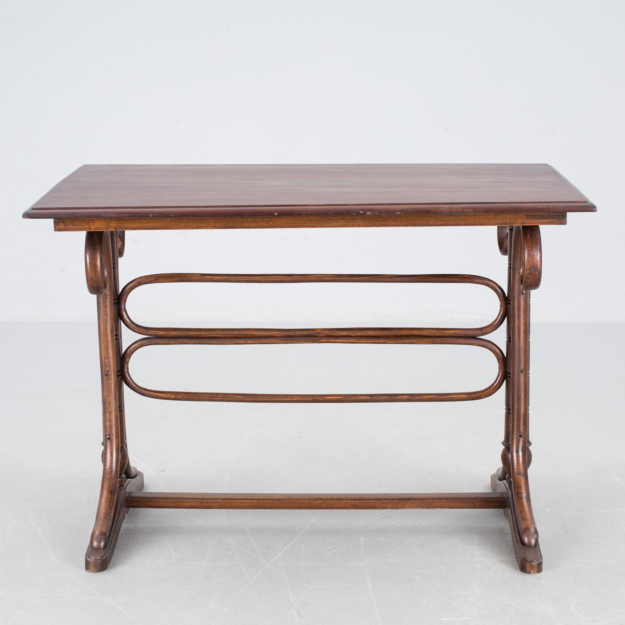 BORD, brännmärkt; Thonet, 1900-tal.