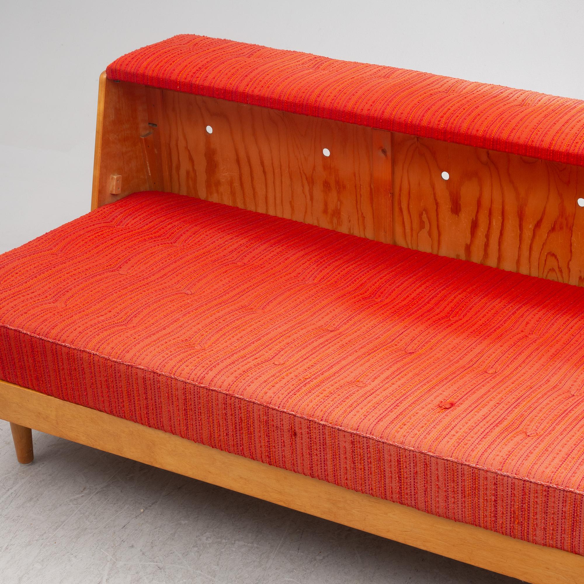 A sofa/daybed, Sweden, mid-20th century.
