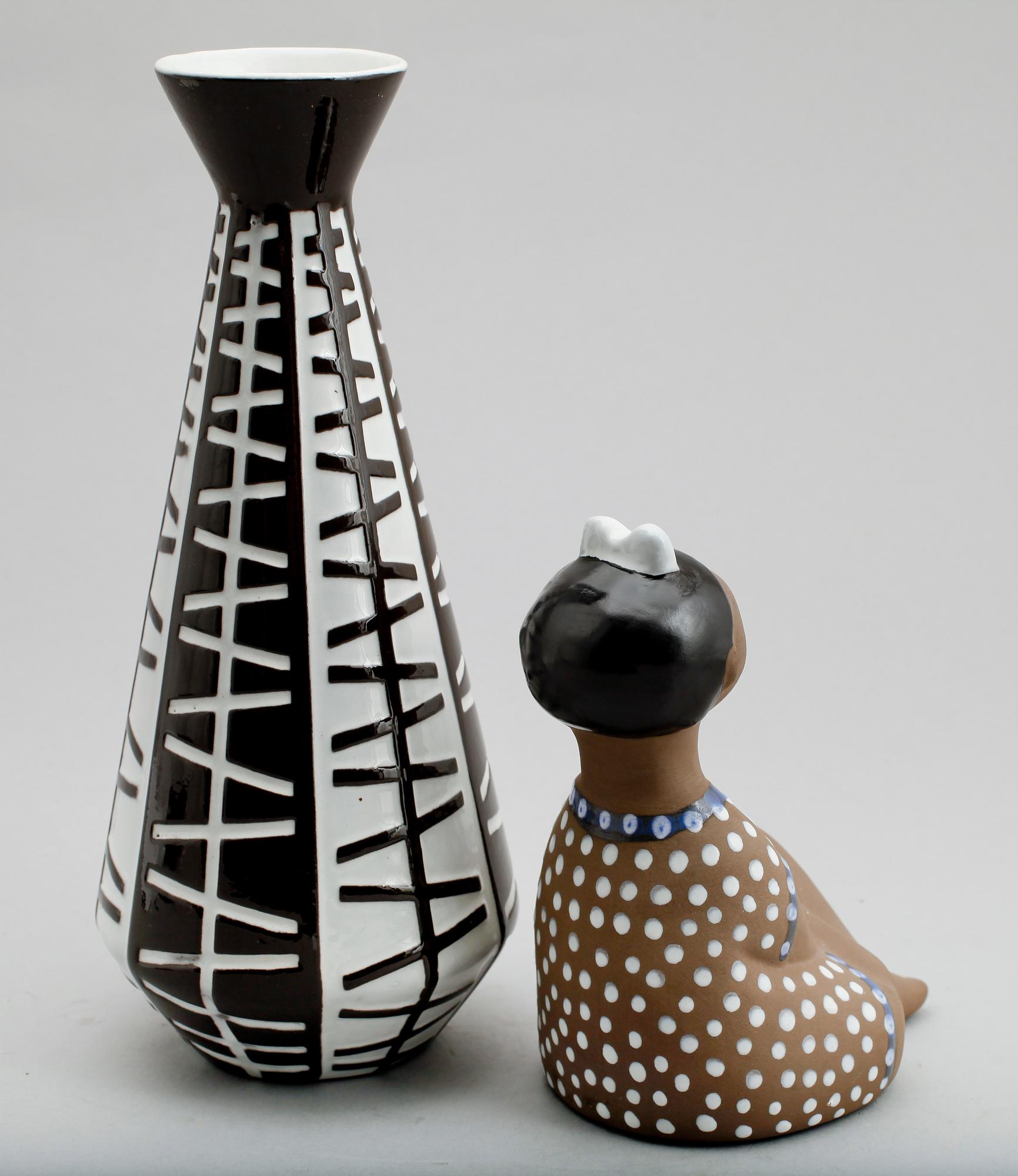 VAS SAMT FIGUR, lergods, Upsala-Ekeby.