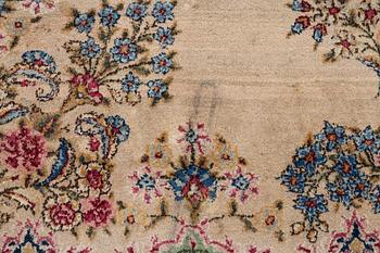 Carpet, Kriman, approx. 370 x 215 cm.