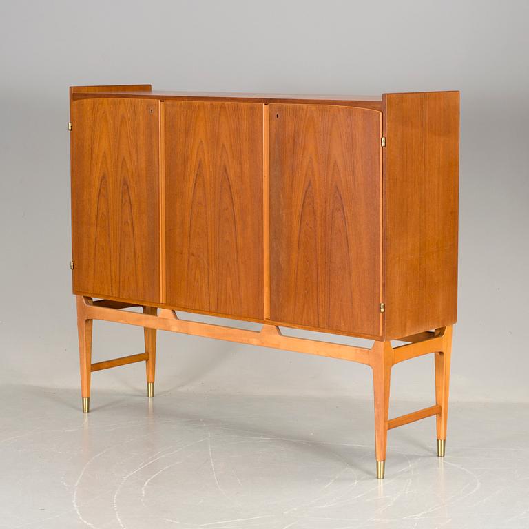 SIDEBOARD / SKÅP, 1900-talets mitt.